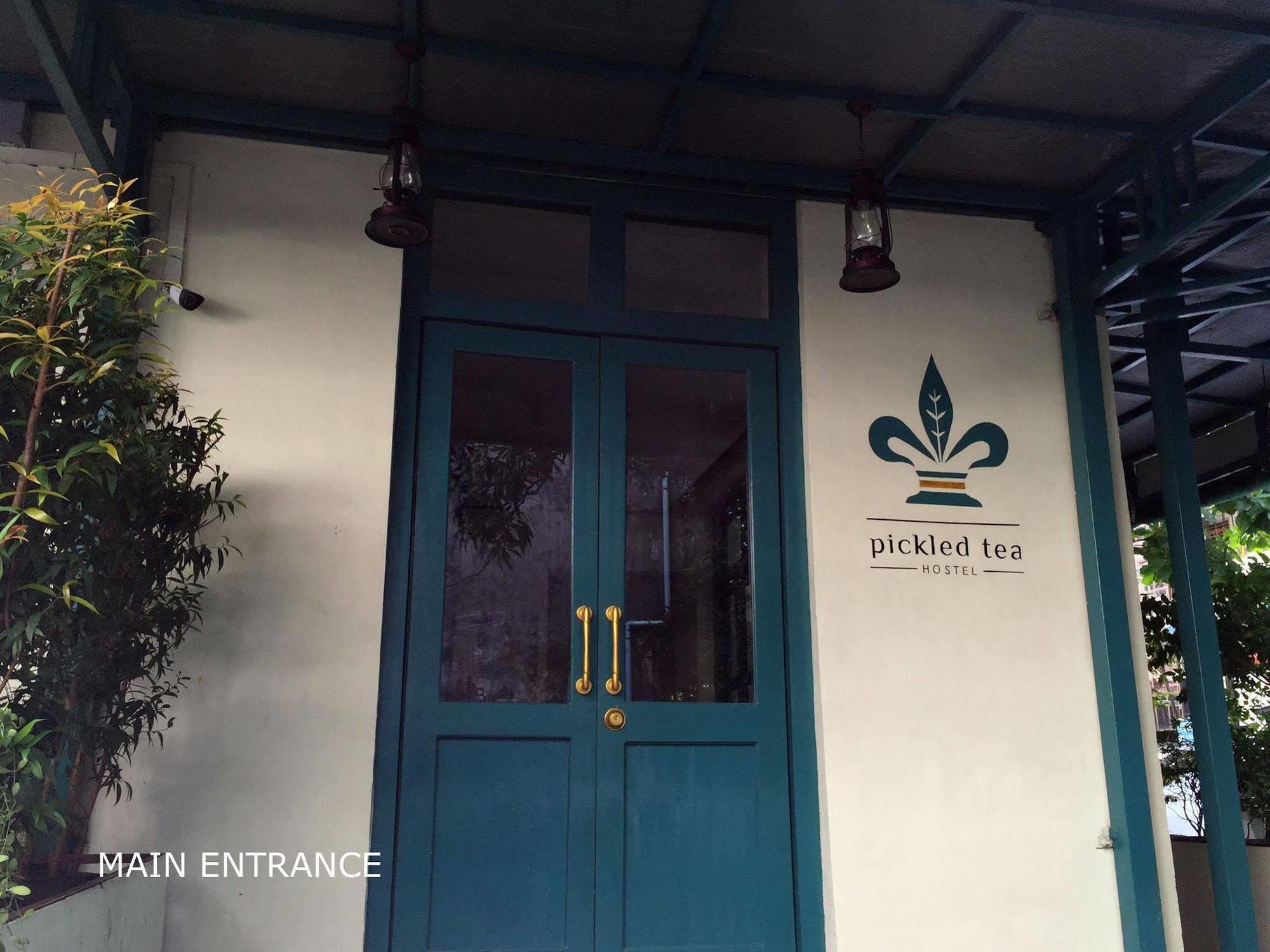 Pickled Tea Hostel Янгон Экстерьер фото
